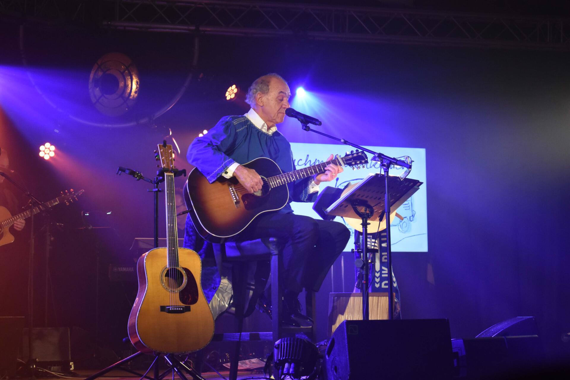Konzert Anton van Doornmalen in Büderich mit Fußballern Konzert Anton van Doornmalen in Büderich mit Fußballern