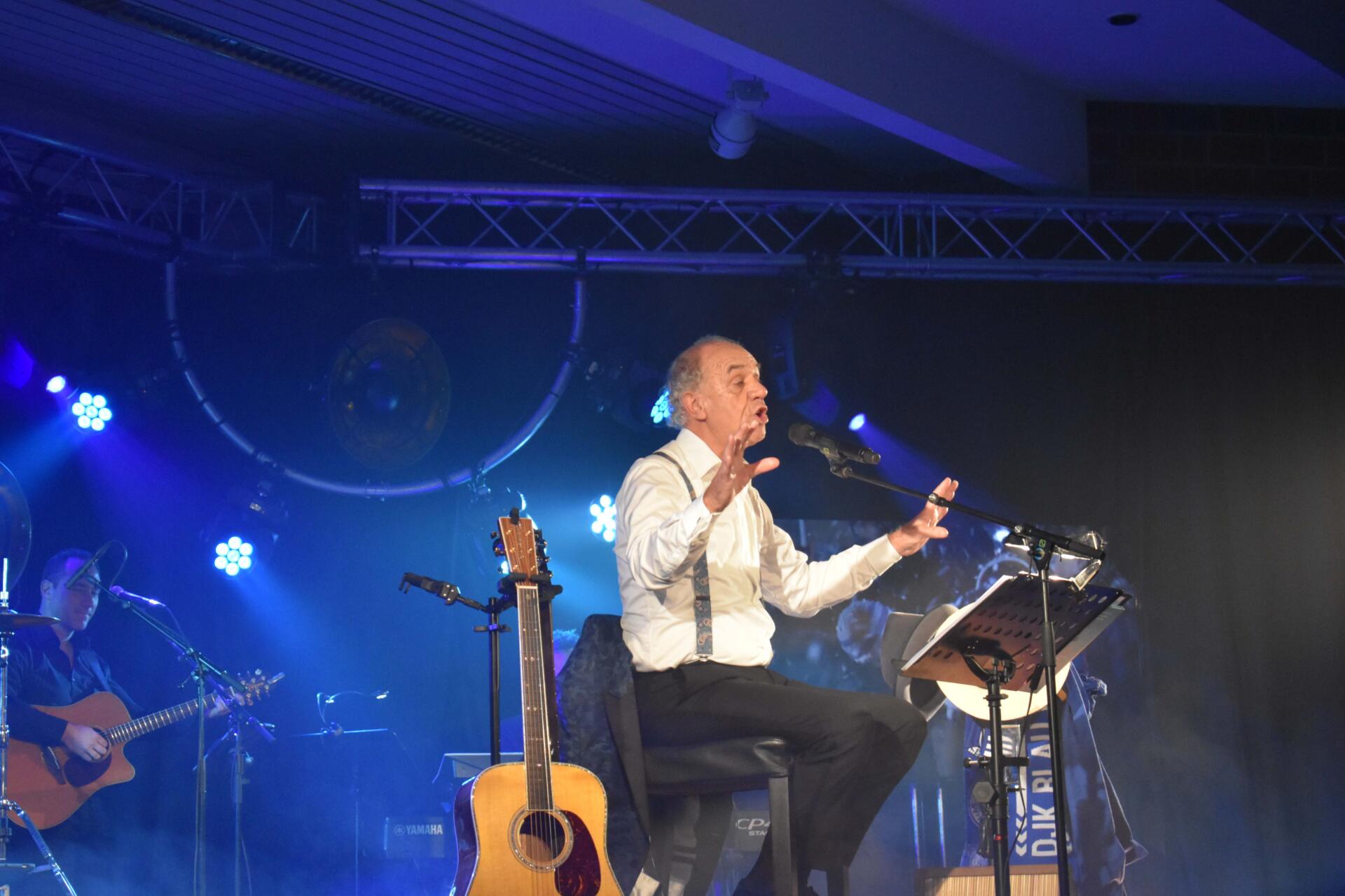 Konzert Anton van Doornmalen in Büderich mit Fußballern Konzert Anton van Doornmalen in Büderich mit Fußballern