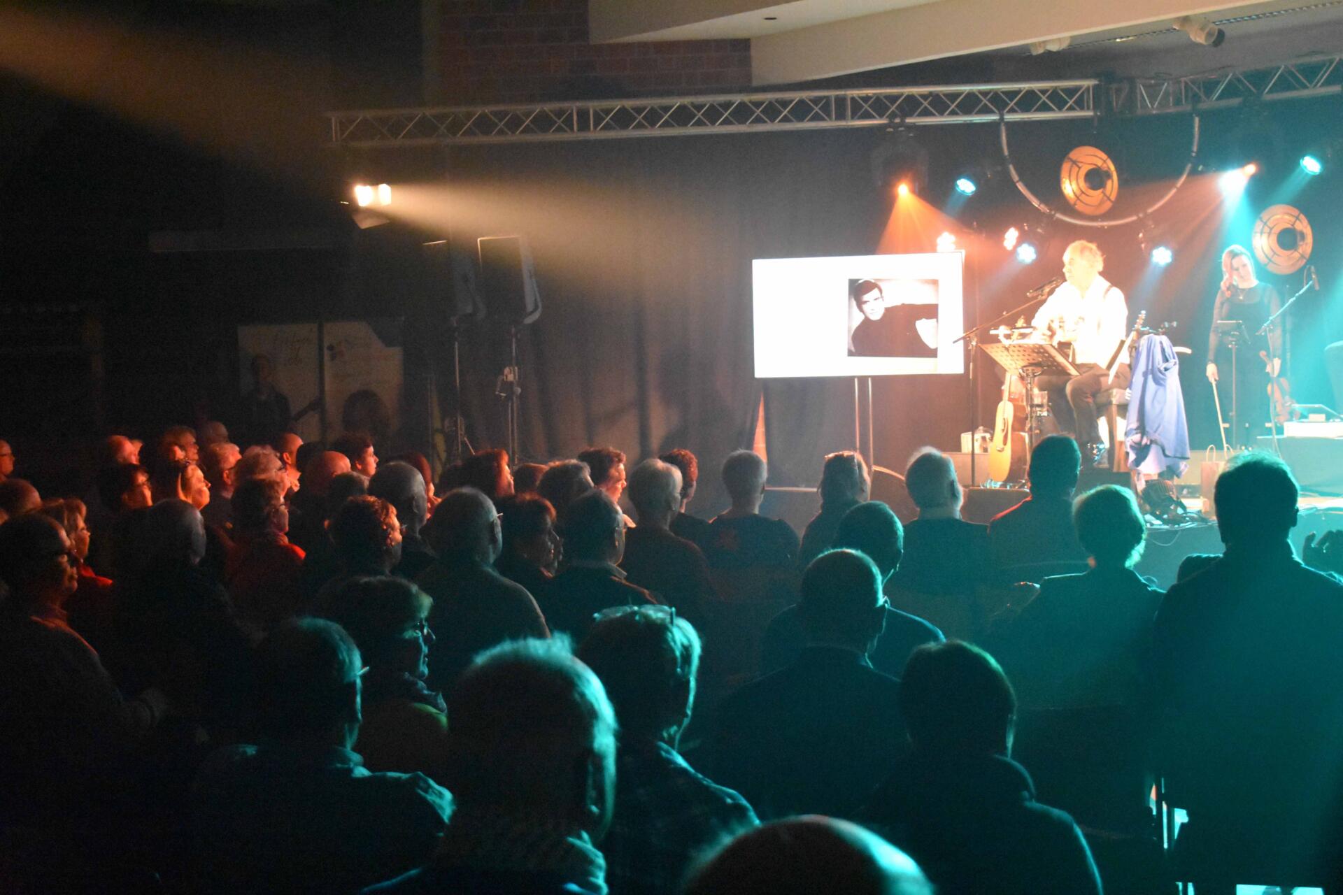 Konzert Anton van Doornmalen in Büderich mit Fußballern Konzert Anton van Doornmalen in Büderich mit Fußballern