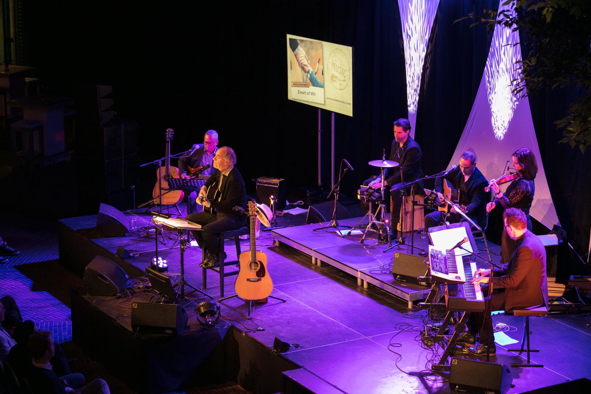 LD171126_056_web_konzert_anton_in-de-lier