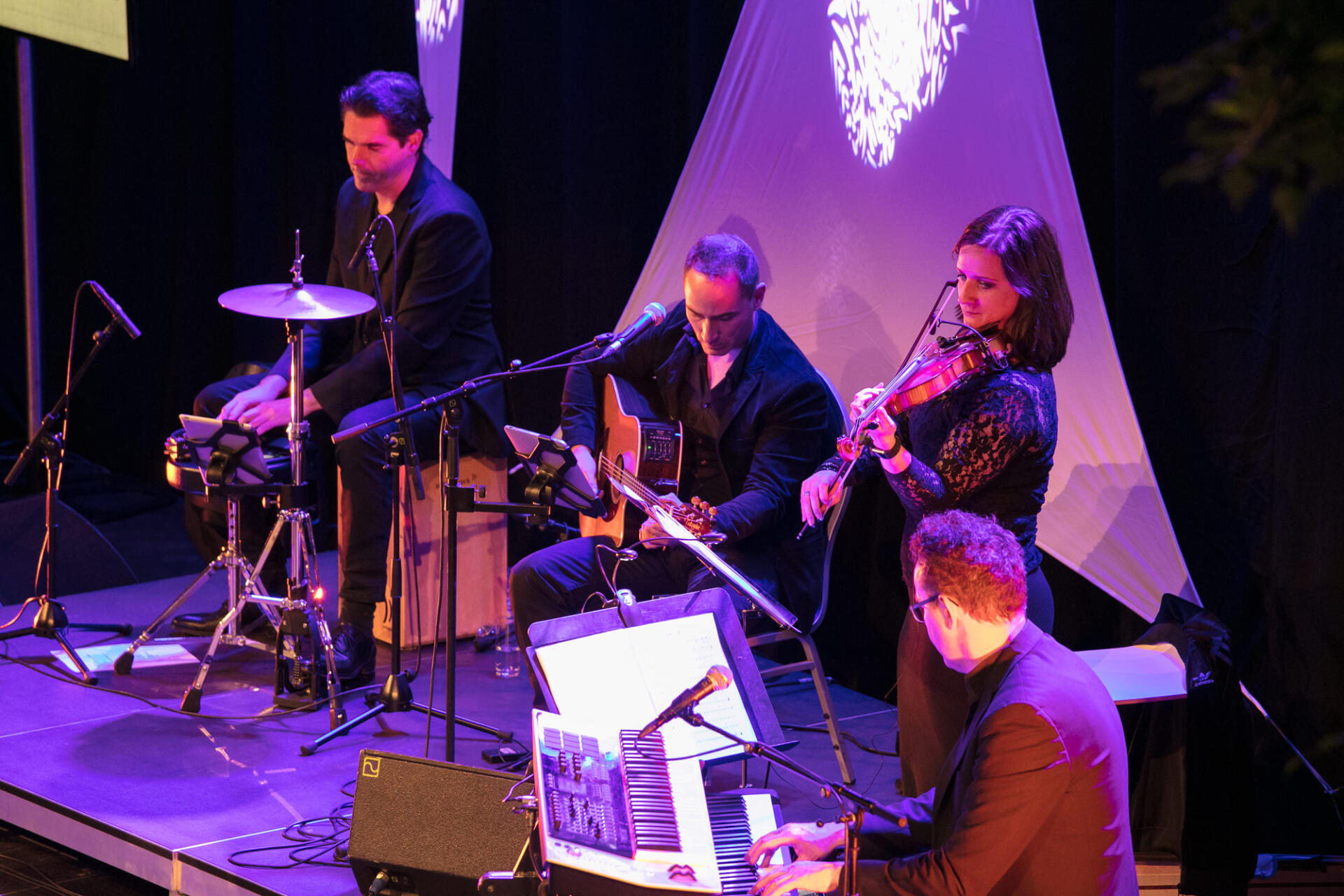 LD171126_057_web_konzert_anton_in-de-lier